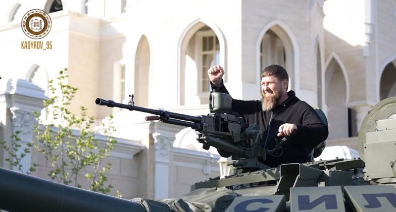 ЧЕЧНЯ. Рамзан Кадыров заявил что вьедет в Киев на модернизированном танке Т-72
