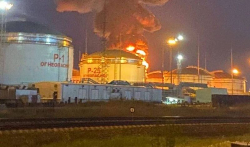 КРАСНОДАР. Причиной пожара на нефтебазе в Краснодарском крае могла стать атака БПЛА