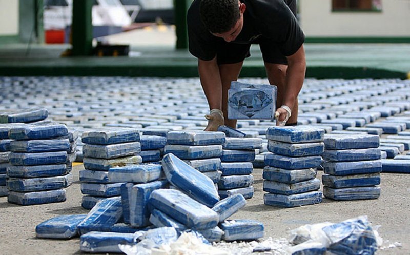 В Италии конфисковали почти три тонны кокаина, направлявшиеся в Армению