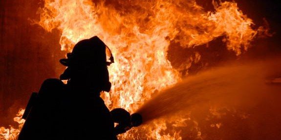 В Краснодарском крае из-за атаки беспилотника загорелся резервуар Ильского НПЗ