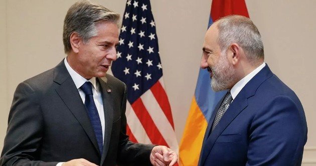 Власти США давят на Пашиняна, чтобы он выгнал Россию из Армении