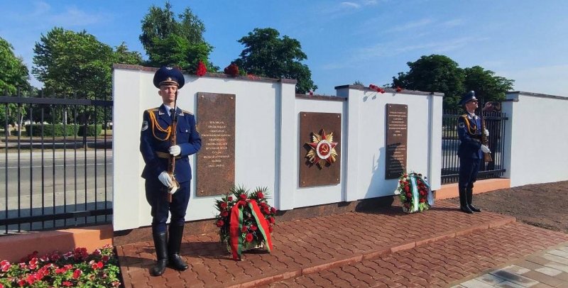 ЧЕЧНЯ. В Бресте открылась Аллея памяти с именами героев ВОВ из Чеченской Республики и Ингушетии