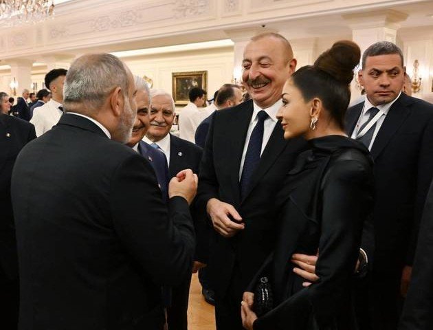 Чему так радовался Пашинян на встрече с Алиевым в Анкаре? 