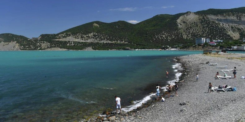 На пляжах Анапы запрещено купаться из-за сильного донного течения