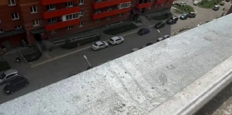 В Красноярске 5-летний ребенок выжил после падения с восьмого этажа