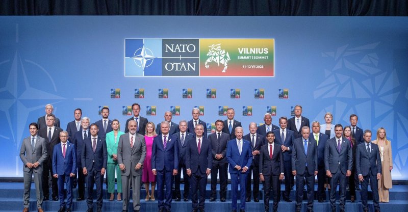 Бывший сотрудник ООН ООН назвал НАТО угрозой существованию человечества