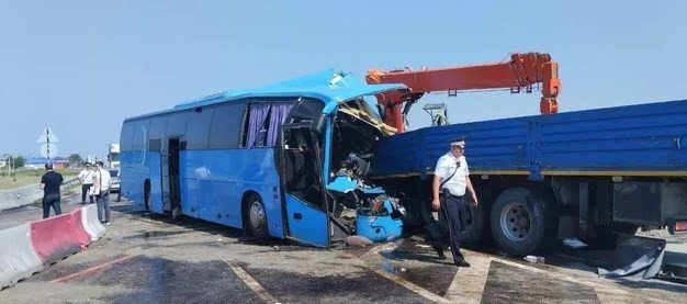 КБР. Рейсовый автобус в  Кабардино-Балкарии столкнулся с Камазом