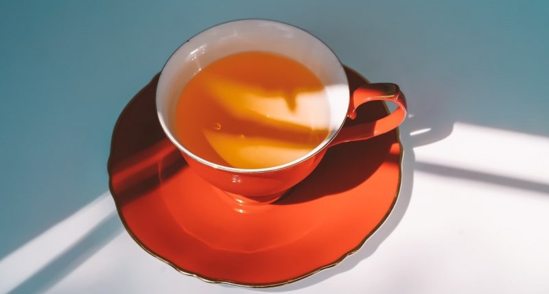 Ни капли: какие продукты нельзя запивать чаем и кофе?