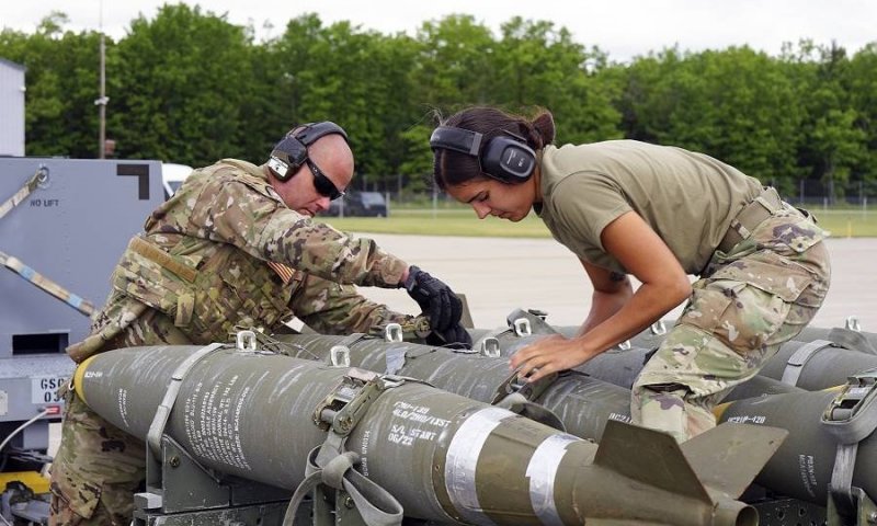 Очередной шаг к эскалации: США планирует передать Украине кассетные боеприпасы