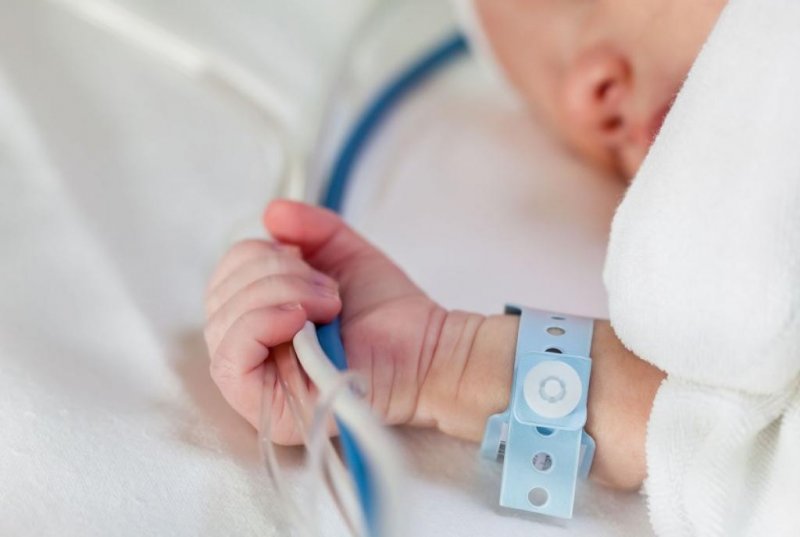 РОСТОВ. В регионе у новорожденного удалили опухоль весом 1,6 килограмма