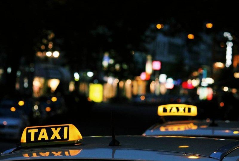 За поездку на такси у женщины в Коста-Рике  списали со счета 2,7 миллиона рублей