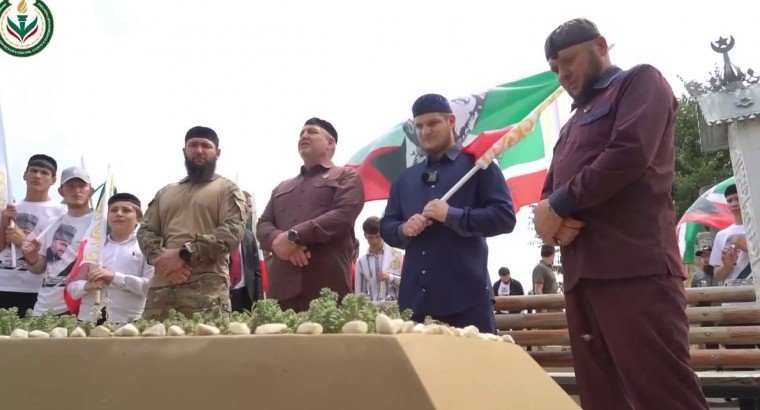 ЧЕЧНЯ. Ахмат Кадыров принял участие в эстафете флага
