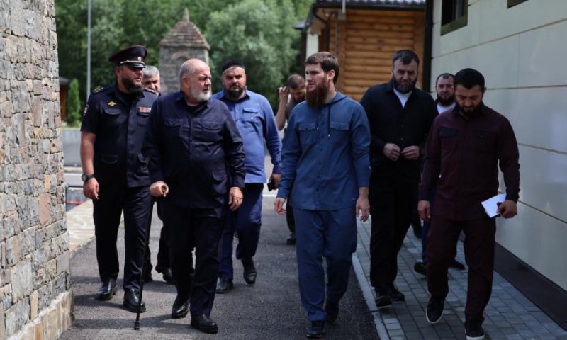 ЧЕЧНЯ. Министр сельского хозяйства ЧР проверил условия хранения чеченской черной икры