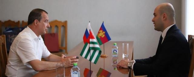 КРАСНОДАР. Председатель ЗСК и спикер Парламента Абхазии обсудили вопросы межпарламентского взаимодействия