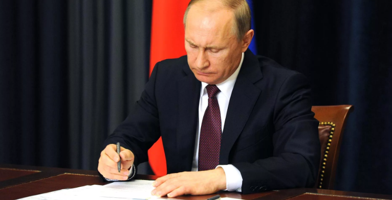 Президент РФ подписал Указ о приведении к присяге добровольцев и бойцов теробороны