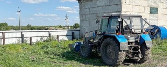 ВОЛГОГРАД. В Волгоградской области водитель трактора посадил женщину в ковш и случайно раздавил ее при движении