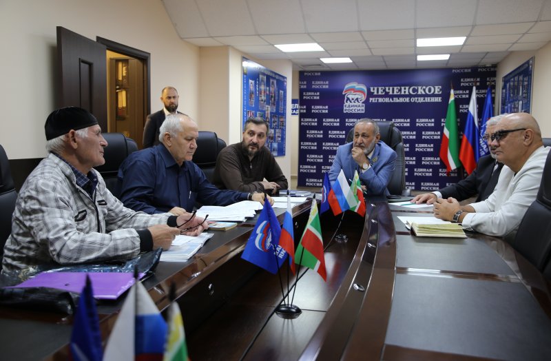 ЧЕЧНЯ. Депутаты чеченского Парламента  провели прием граждан по вопросам правовой поддержки