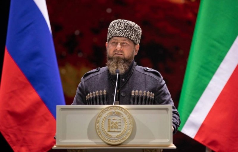ЧЕЧНЯ. Глава ЧР Рамзан-Хаджи Кадыров поздравил всех чеченских женщин  с Днем чеченской женщины