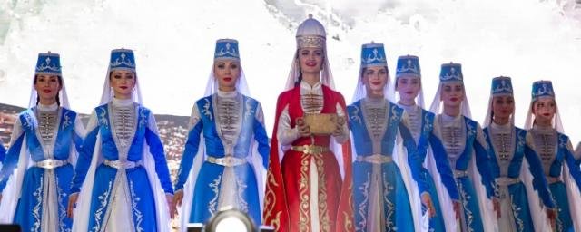 КЧР. День Карачаево-Черкесии отметили праздничным концертом