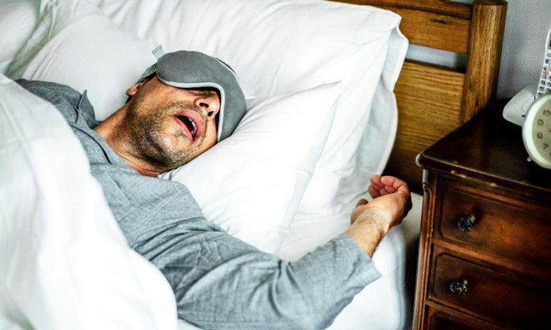 Выяснилось: употребление  перед сном продуктов с содержанием лактозы провоцирует храп