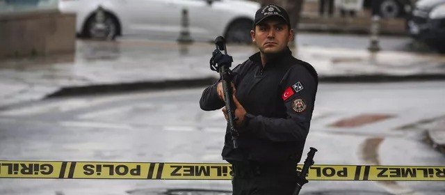 Террористы-смертники попытались атаковать МВД в центре Анкары