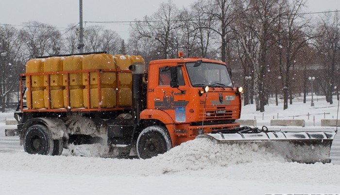 Ю.ОСЕТИЯ. Сильный снегопад закрыл Транскам для всего транспорта