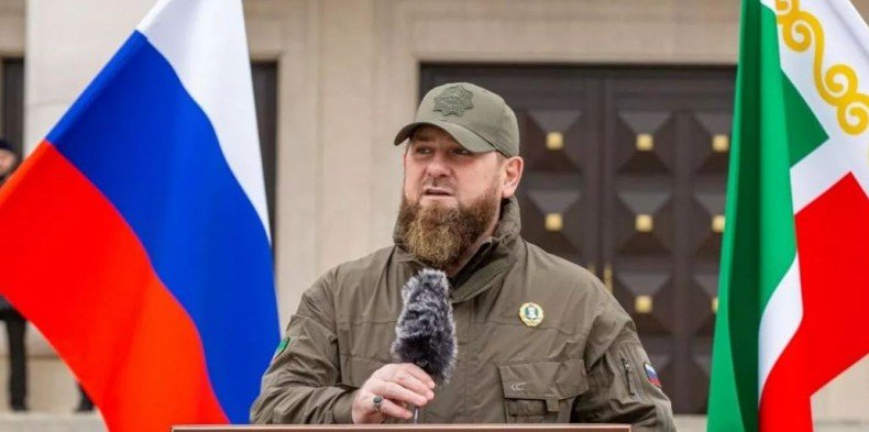 Кадыров предложил при беспорядках делать три выстрела в воздух и четвертый в лоб