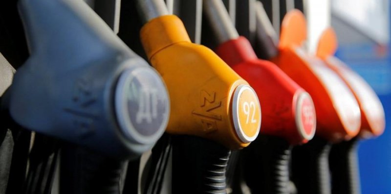На Санкт-Петербургской международной товарно-сырьевой бирже снизилась цена на топливо