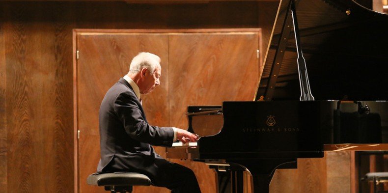 Ушел из жизни бывший ректор Московской консерватории, пианист Тигран Алиханов
