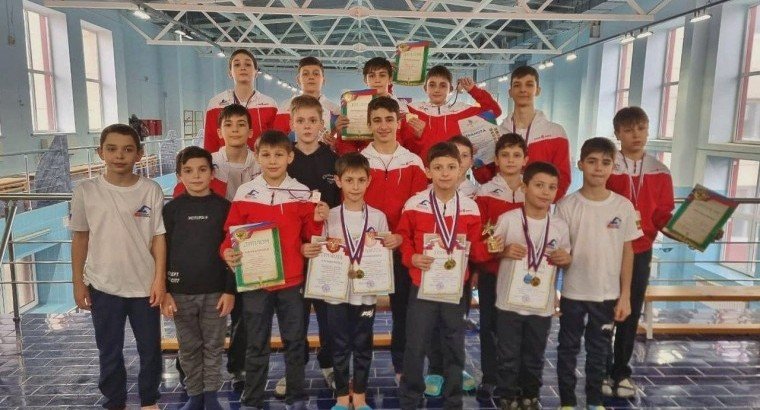 ЧЕЧНЯ. Юные чеченские пловцы получили 30 наград на чемпионате и первенства по плаванию