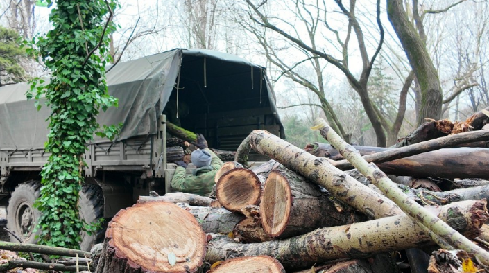 КРЫМ. Из Крыма в зону СВО отправили партию дров