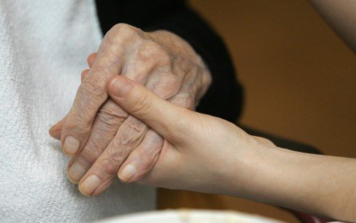 Озвучены симптомы болезни Альцгеймера, проявляющиеся у молодых людей