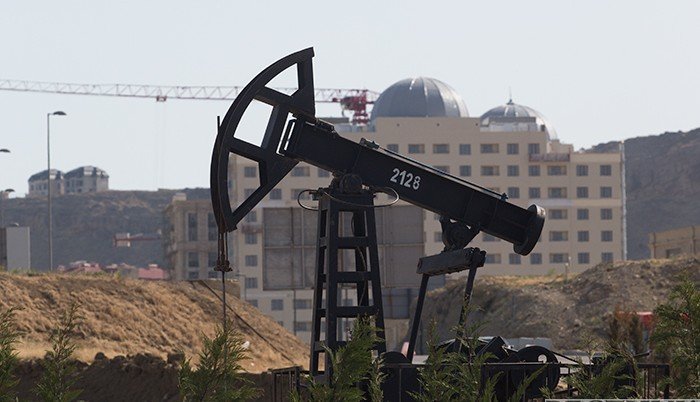 США ужесточают контроль за потолком цен на нефть из России