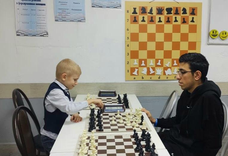 ВОЛГОГРАД. Семилетний мальчик стал обладателем второго места чемпионата Волгоградской области по бессмертным шахматам