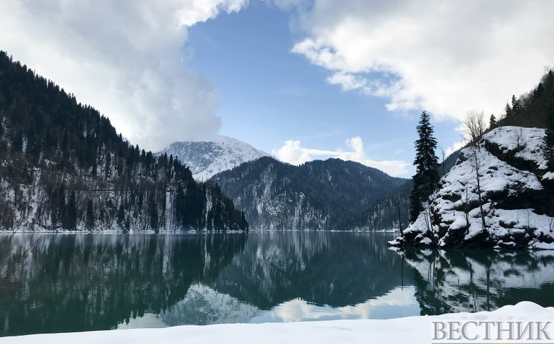 АБХАЗИЯ. Курорт Абхазии закрыли из-за сильного снегопада