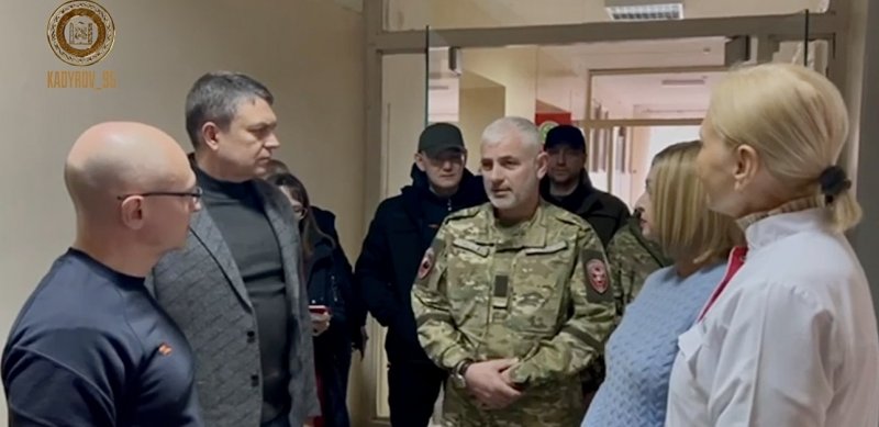 ЧЕЧНЯ. Представители Правительства РФ в Луганске посетили один из госпиталей «АХМАТ»