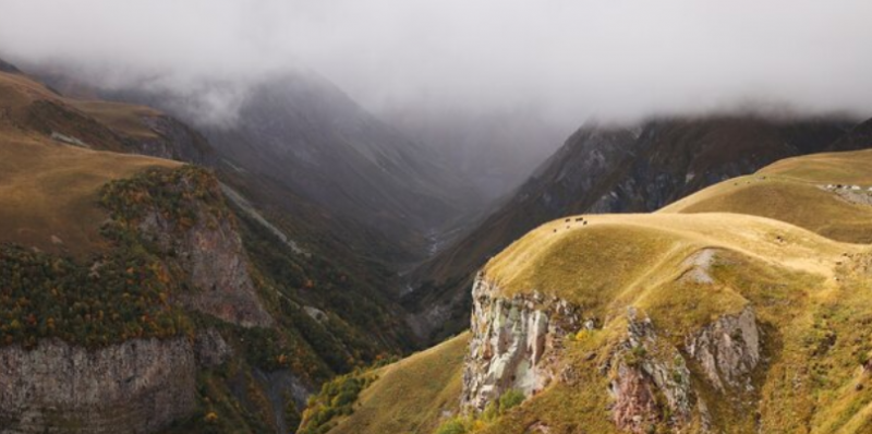 КБР. Спасатели предупредили об угрозе схода лавин в горах Кабардино-Балкарии 9 и 10 января