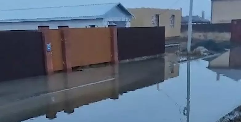 РОСТОВ. Поселок под Батайском уходит под воду