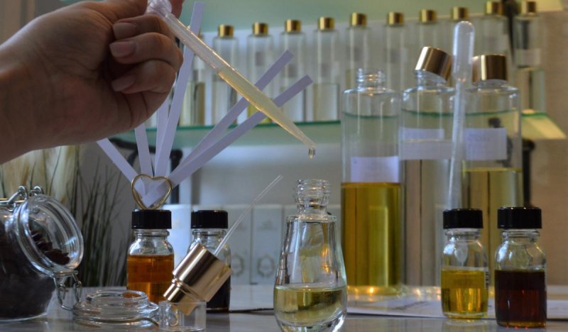 С. ОСЕТИЯ. Специалисты из Владикавказа учат желающих создавать уникальный парфюм