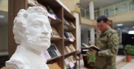 ЧЕЧНЯ. Росгвардейцы приняли участие в мероприятии памяти Александра Пушкина в Чечне