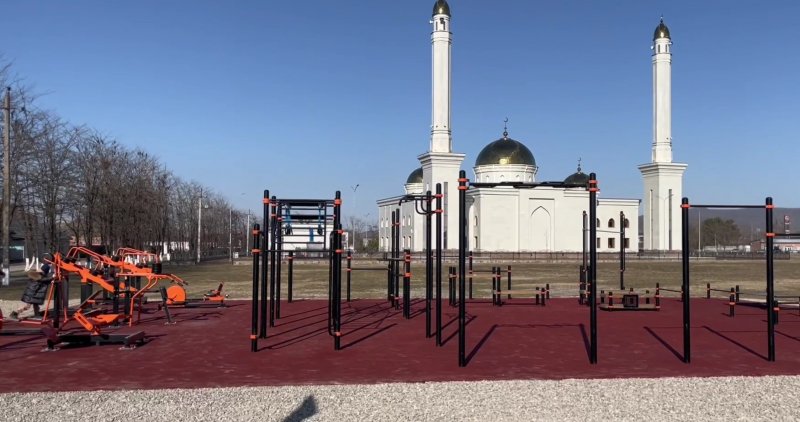 ЧЕЧНЯ. Фонд Кадырова построил новую спортплощадку в Байсангуровском районе