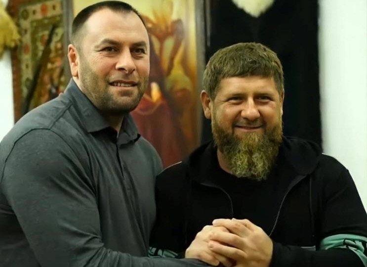 ЧЕЧНЯ. Р. Кадыров встретился встретился с именитыми спортсменами и тренерами региона