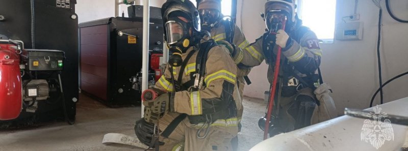 ЧЕЧНЯ. В Толстой-Юрте прошла тренировка пожарных по ликвидации пожара в школе