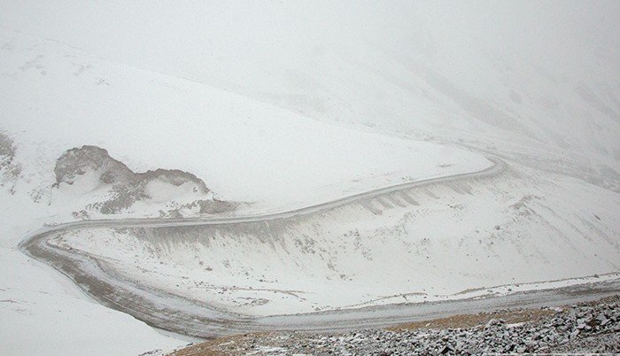 ГРУЗИЯ. Снегопад закрыл дорогу между Грузией и Арменией