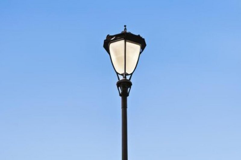 КРЫМ. В Симферополе готовы заплатить за уличные фонари свыше 9 млн рублей