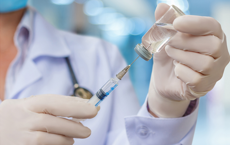Президент Лиги защитников пациентов Саверский предупредил об опасности вакцин