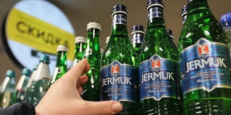 В России минеральная вода «Джермук» доступна в рознице, блокируют лишь некоторые партии
