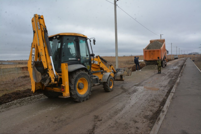 АСТРАХАНЬ. В Астрахани приступили к ремонту дорог после зимнего сезона