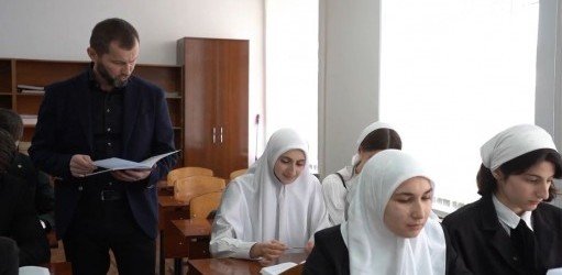 ЧЕЧНЯ. Министр образования и науки ЧР рекомендовал сменить завуча аргунской гимназии