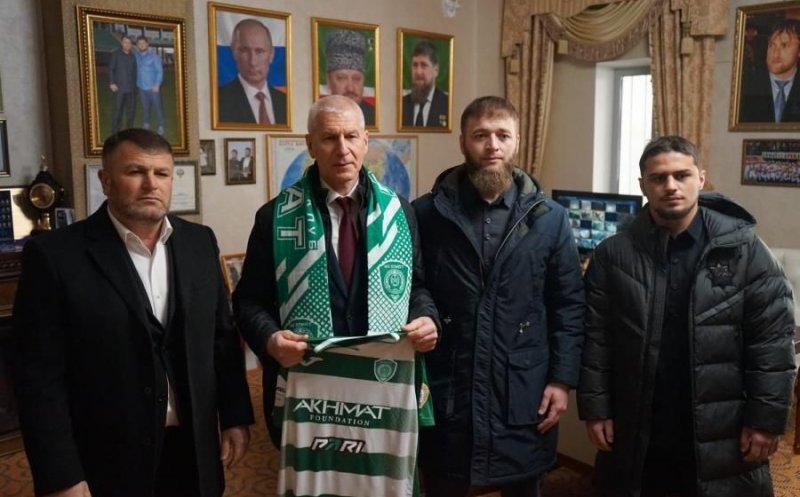 ЧЕЧНЯ. Министр спорта РФ встретился с именитыми чеченскими спортсменами